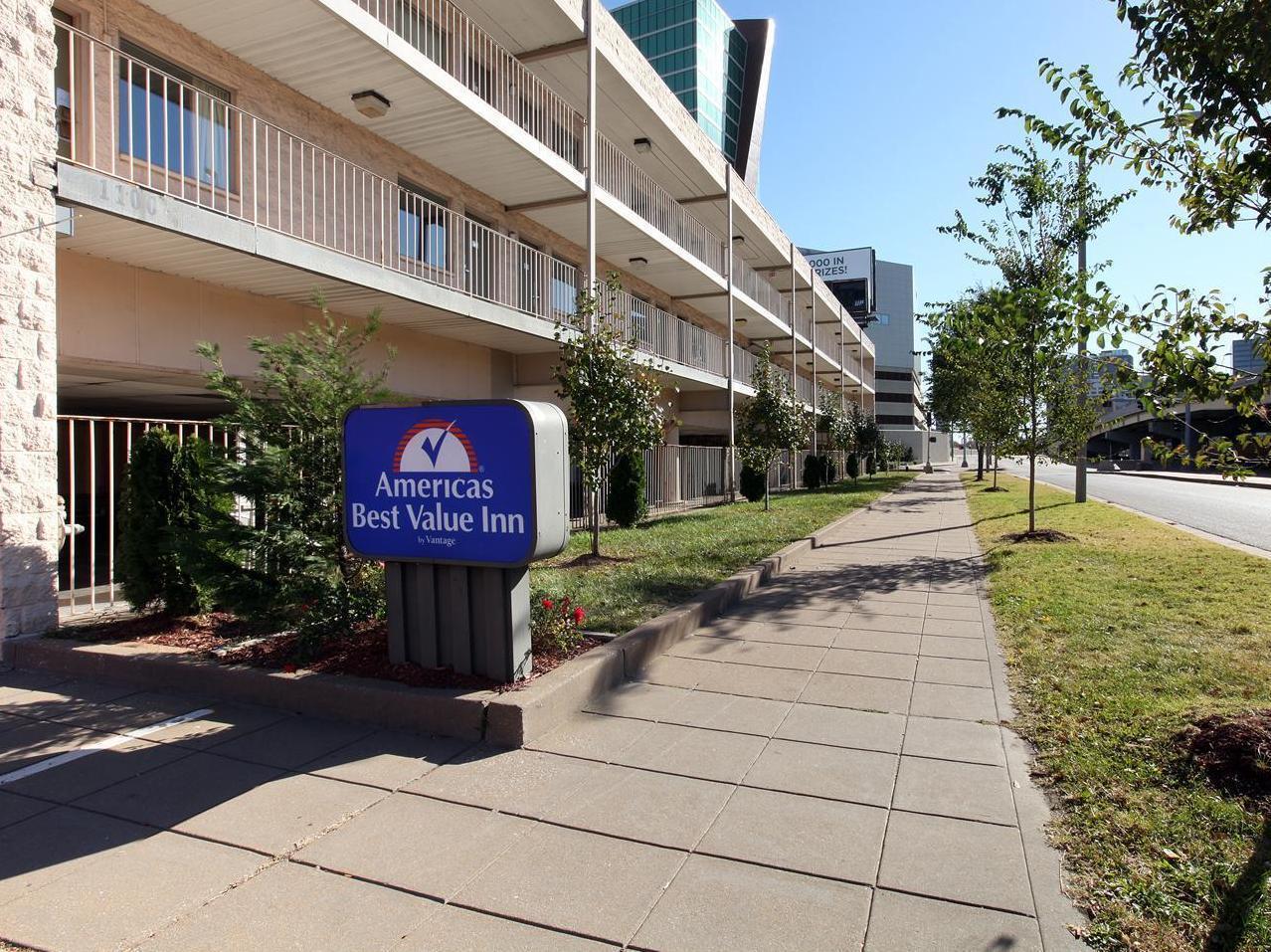 Americas Best Value Inn St. Louis Downtown Exterior foto