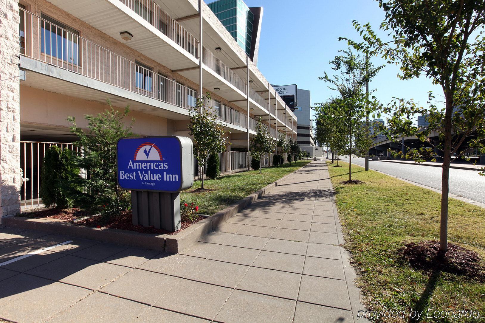 Americas Best Value Inn St. Louis Downtown Exterior foto