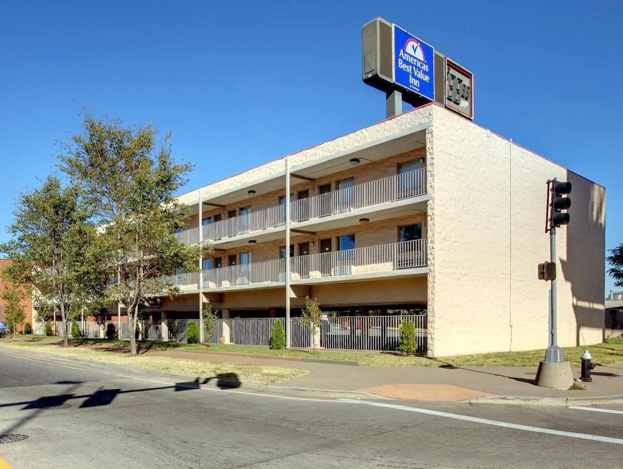 Americas Best Value Inn St. Louis Downtown Exterior foto