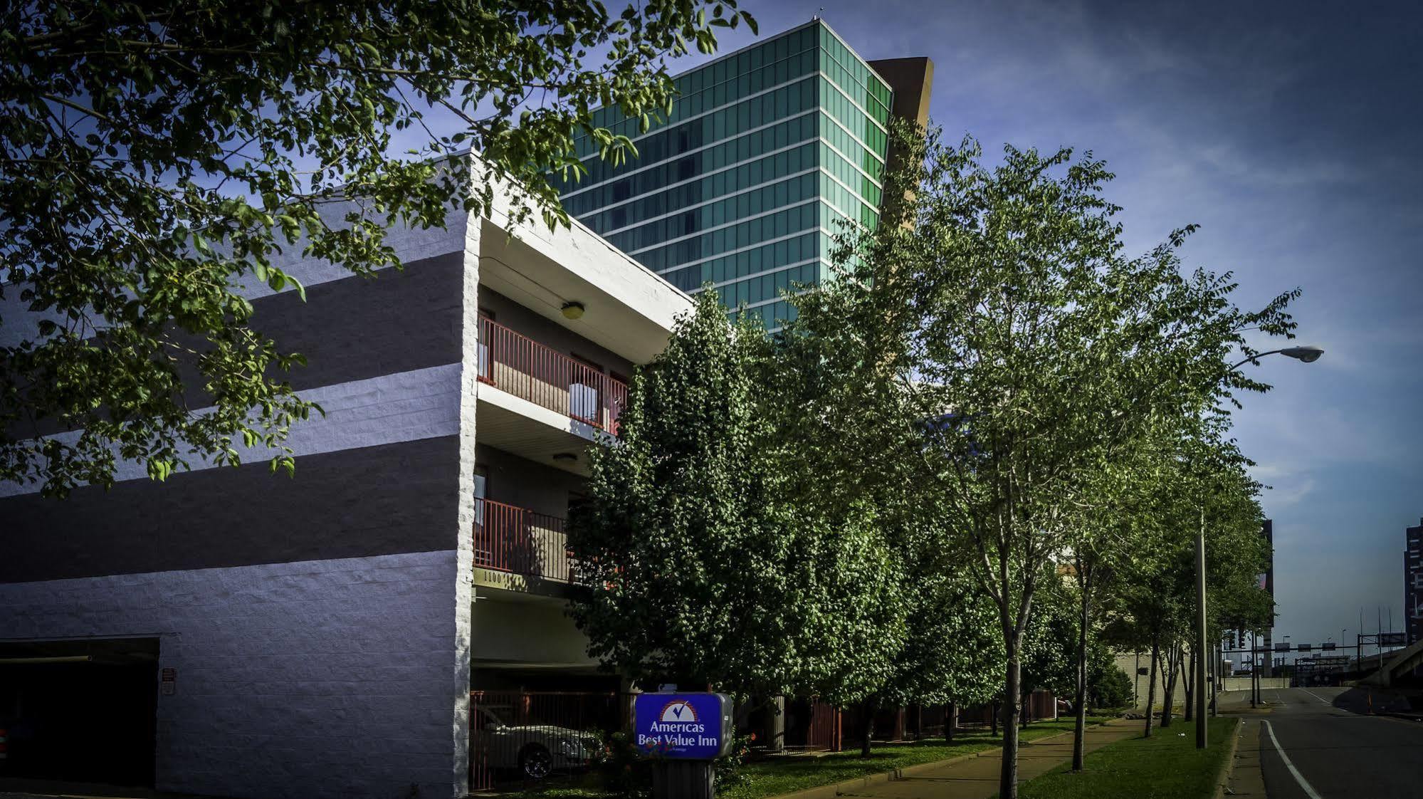 Americas Best Value Inn St. Louis Downtown Exterior foto